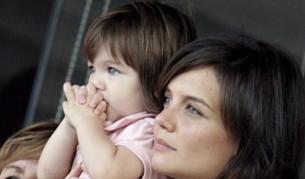 Сури Круз преди 2 години с майка си Кейти Холмс