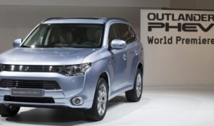 Мицубиши пуска първия в света джип, който се презарежда от електрическата мрежа