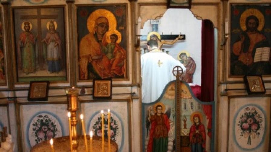 Крадци грабят църкви в Бургаско