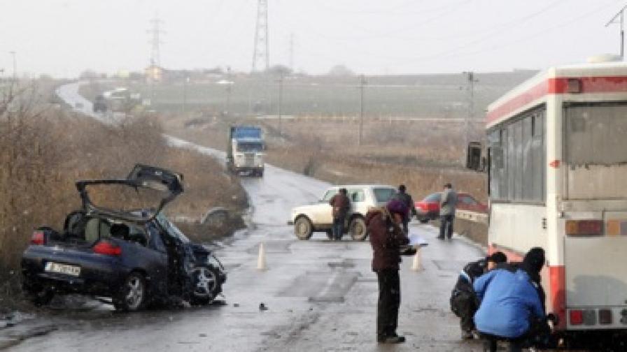 АПИ: Не може да се каже, че дупката на пътя е причина за катастрофата край Варна