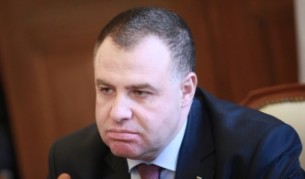 Министър Мирослав Найденов: Няма да допусна потомци на партиен елит, управлявал държавата ни десетилетия, тогава, когато заради подобни определения хората отиваха в затворите - Белене, Ловеч, Скравена, където биваха убивани, след това изяждани от прасетата - няма да допусна потомци на този партиен елит да си позволяват безнаказано да раздават епитети днес