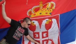 Сръбската полиция събори паметник на албански бойци