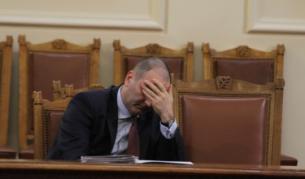 Цветан Цветанов по време на парламентарния контрол
