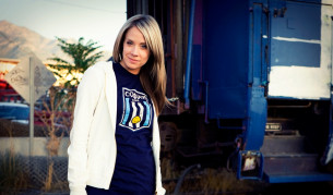 Така е представена тениската с ПФК София в сайта на фондацията Hanging Cleats