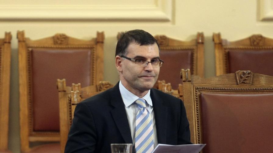 Симеон Дянков си отива, Томислав Дончев става финансов министър