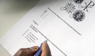 12-годишно момиче се оказа по-умно от Айнщайн и Хокинг