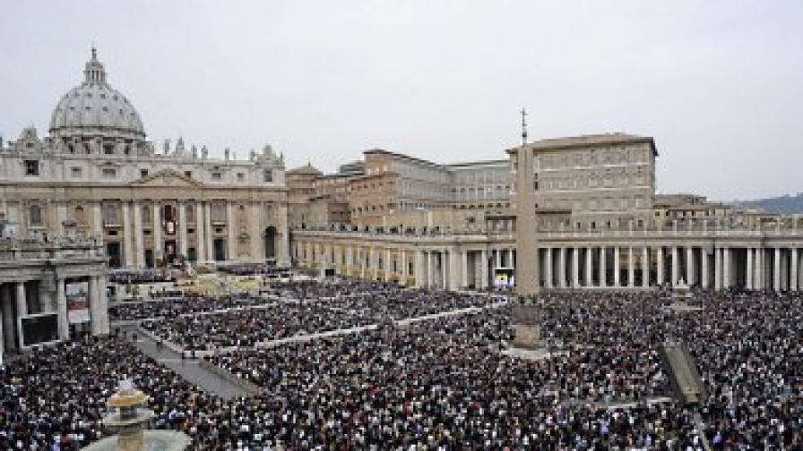 Площад "Св. Петър" във Ватикана