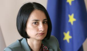 Деяна Костадинова