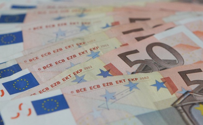 В Кипър вече могат да се теглят до 100 евро на ден