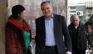 Румен Петков, който по традиция оглавяваше листата на БСП в Плевен, пристига за днешния пленум на социалистите