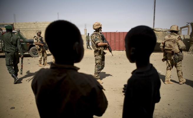 Франция започна да изтегля войските си от Мали