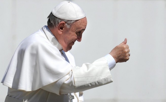 Папа Франциск оряза бонусите във Ватикана