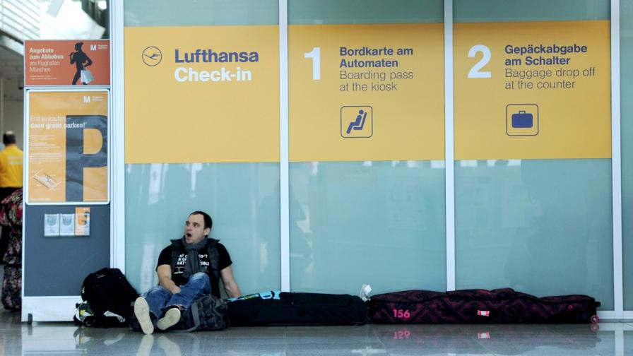 Луфтханза отмени две трети от предвидените за понеделник свои полети