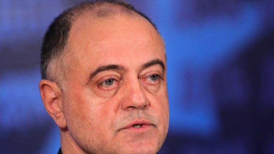 И лидерът на ДСБ Атанас Атанасов хвърли оставка