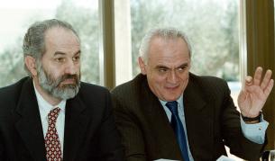 Янис Збокос (вляво) и Акис Цохадзопулос през 2000 г.