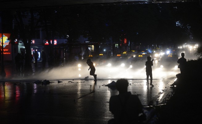 Сред жертвите на протестите в Турция вече има и полицай
