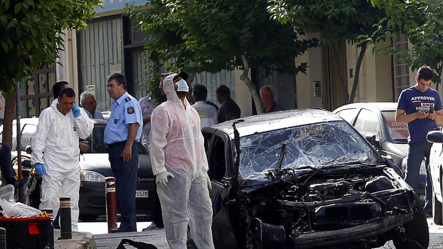 Взривиха колата на шефа на затвора в Атина
