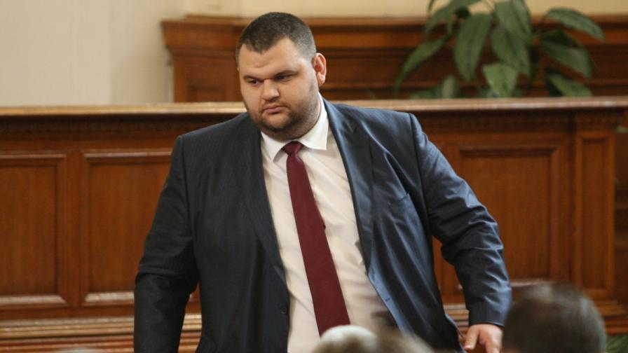Юрист: Делян Пеевски в момента е и депутат, и шеф на ДАНС
