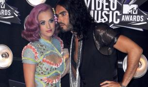 Бранд поискал развод от Кейти Пери с есемес