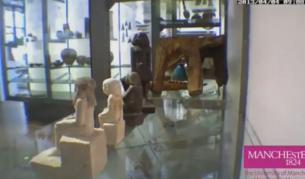 Древна египетска статуя, която се движи сама, подлуди музей