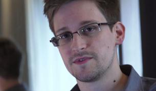 Сноудън дал секретни документи на няколко души - за всеки случай