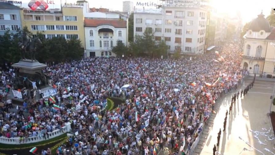 Подкрепящите Орешарски сами се отказаха от шествие