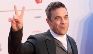 Фенка свали панталонки, Роби целуна дупето й