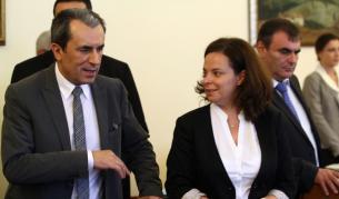 Пламен Орешарски и министърът на здравеопазването Таня Андреева преди заседанието на Министерския съвет