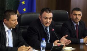 Брифингът на прокуратурата днес, в който участва и  Светлозар Лазаров, главен секретар на МВР