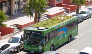 Еко: Автобус с градина на покрива 