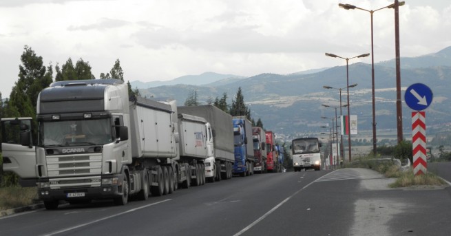 От една година премиерът Бойко Борисов поставя въпроса за пакета