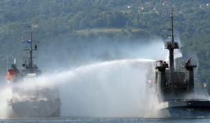 Кораб се запали на бургаското пристанище