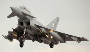 Британски изтребител „Тайфун“