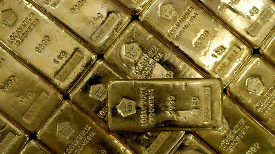 Лекари извадиха 400 грама злато от стомаха на мъж