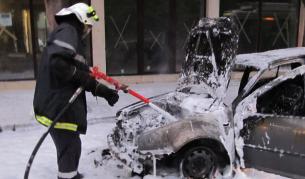Автомобил изгоря в Русе, шофьорът по чудо се спаси