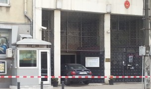 Без обвинение за врязалия се в турското посолство