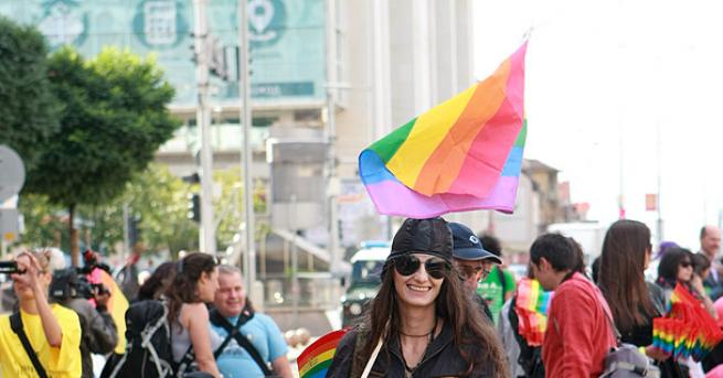 Десетото мирно шествие на лесбийки гей мъже бисексуални трансджендър и