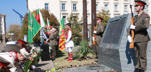 Паметникът на независимостта, намиращ се на площад "Княз Александър I" в София