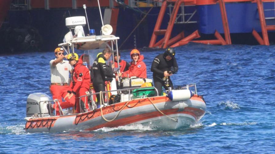 Два кораба потънаха в Средиземно море, загинали са десетки