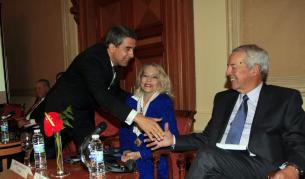 Държавният глава и наследниците на Джон Атанасов