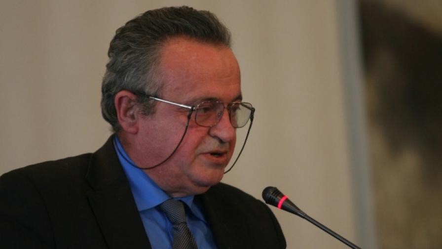 Николай Петев през 2011 г. по време на дебата за книгата "Първият мандат на Георги Първанов"
