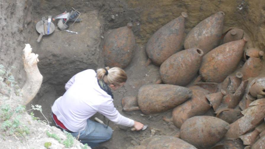 Антична "винарна" на 2500 г. откриха в Несебър