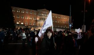 Гръцкото правителство оцеля при гласуване на недоверие