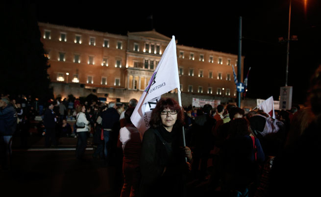 Гръцкото правителство оцеля при гласуване на недоверие