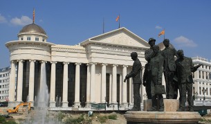 "Шпигел": Скопие затъва в кич