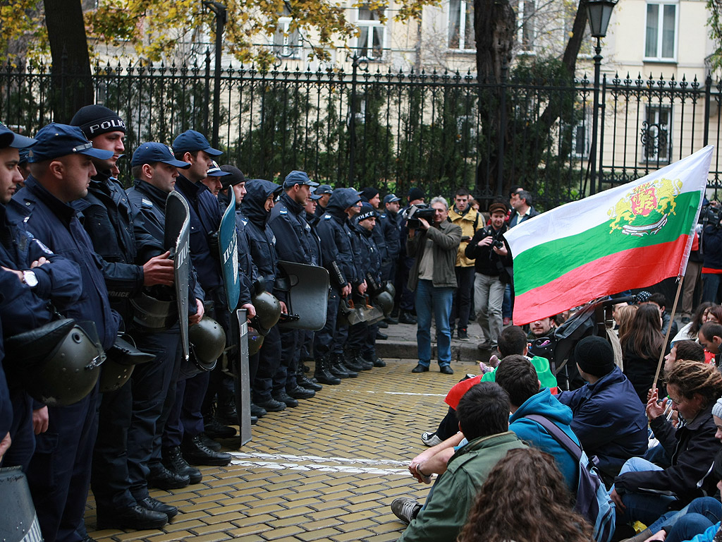 Протестиращи се оплакват, че ги привикват в полицията