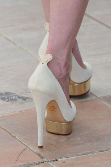 Звездни аксесоари на фестивала в Кан - снимка 23