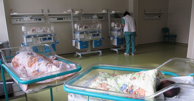 27-годишна родилка почина в клиника в София, бебето е спасено.