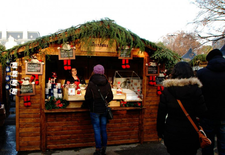 Коледният базар в София - снимка 24