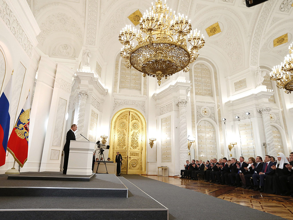 Руският президент Владимир Путин изнася годишната си реч пред Федералното събрание от Кремъл.